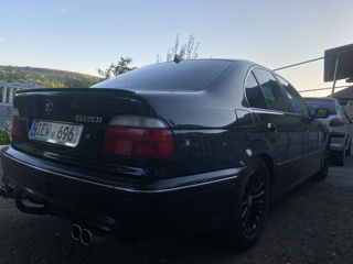 BMW 5 Series foto 4