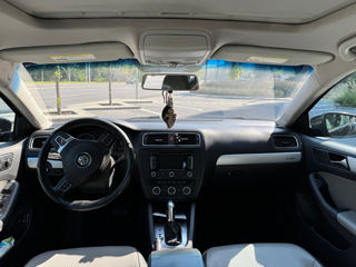 Volkswagen Jetta foto 8