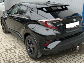 Toyota C-HR foto 2