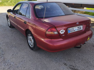 Hyundai Sonata foto 1