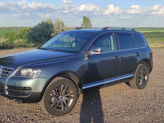 Volkswagen Touareg foto 1