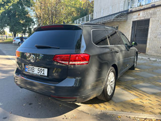 Volkswagen Passat foto 2