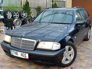 Mercedes C-Class foto 5