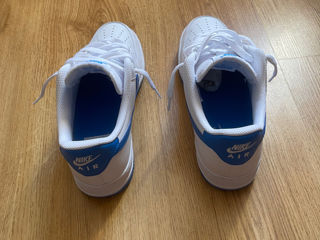 Nike Air Force 1 White and Blue foto 1