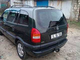 Opel Zafira foto 2