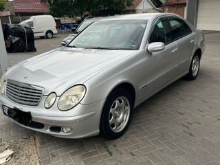 Mercedes E-Class foto 2