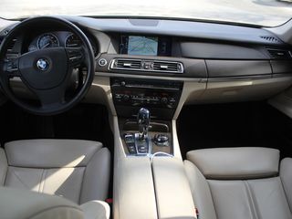 BMW 7 Series foto 8