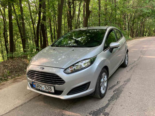 Ford Fiesta foto 2