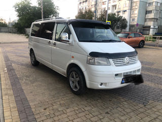 Volkswagen Caravelle foto 2