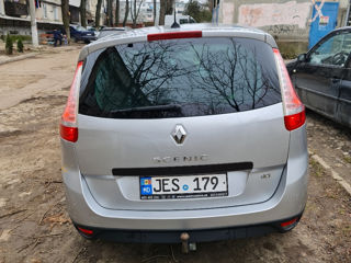 Renault Grand Scenic foto 2