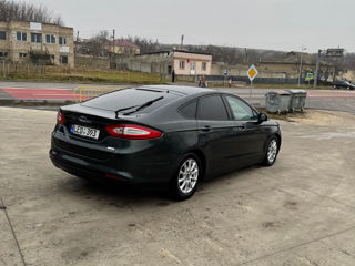 Ford Mondeo foto 9