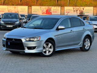 Mitsubishi Lancer foto 3