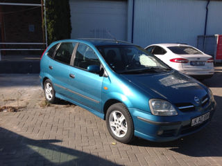 Nissan Almera Tino foto 2