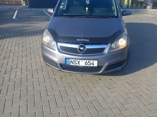 Opel Zafira foto 8