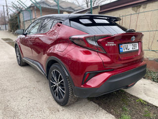 Toyota C-HR foto 4