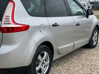 Renault Grand Scenic foto 3