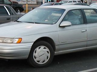 Ford Taurus foto 1