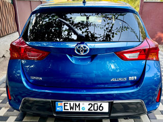 Toyota Auris foto 2