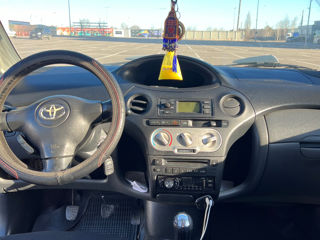 Toyota Yaris foto 9