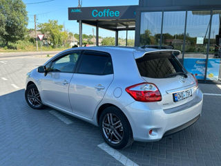 Toyota Auris фото 2