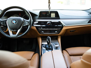 BMW 5 Series foto 3