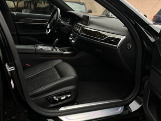 BMW 7 Series foto 8