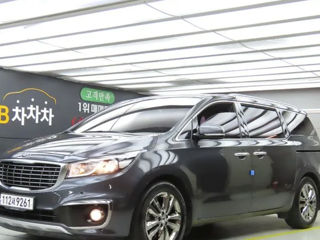 KIA Carnival foto 1