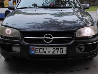 Opel Omega foto 6