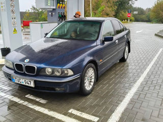 BMW 5 Series foto 6