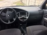 KIA Carens foto 5