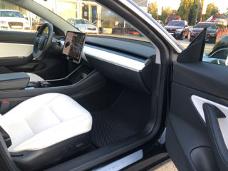 Tesla Model 3 foto 18