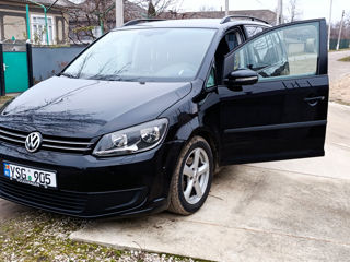 Volkswagen Touran foto 2