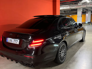 Mercedes E-Class foto 2