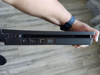 Sony PlayStation 4 slim foto 2