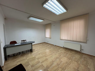Сдается кабинет 30 м2, в центре, рядом с Российским консульством - 400 euro