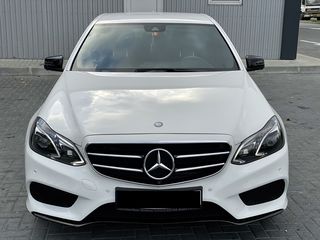 Mercedes E-Class foto 2