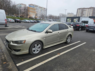 Mitsubishi Lancer foto 2