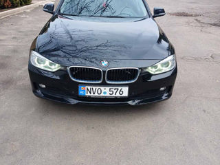 BMW 3 Series Touring foto 3