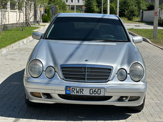 Mercedes E-Class foto 3