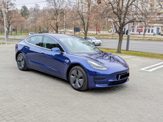 Tesla Model 3 foto 2