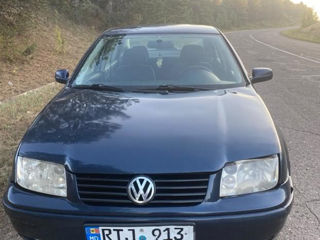 Volkswagen Bora foto 1