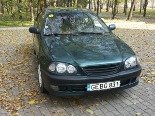 Toyota Avensis foto 6