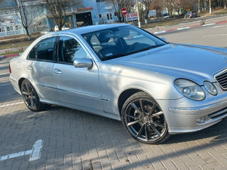 Mercedes E-Class foto 4