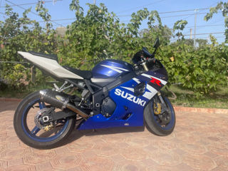 Suzuki Gsx-r 600 foto 2