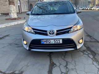 Toyota Verso foto 2