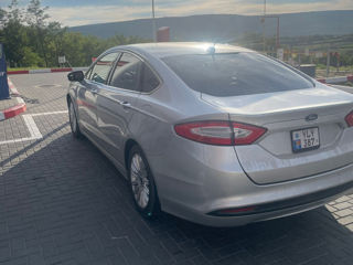 Ford Fusion foto 2