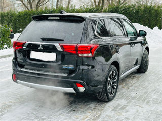 Mitsubishi Outlander foto 3