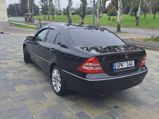 Mercedes C-Class foto 5