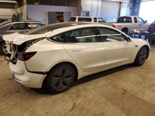 Tesla Model 3 foto 3