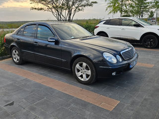 Mercedes E-Class foto 2